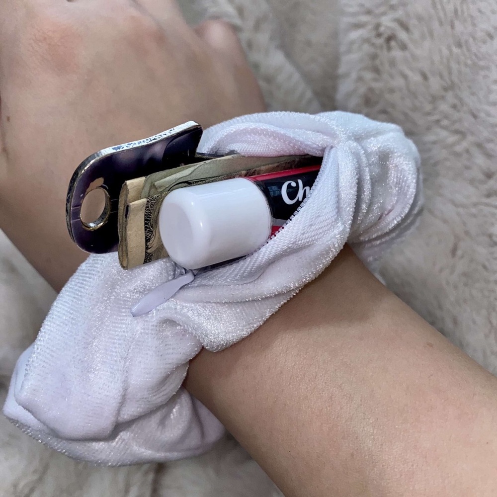 White zipper scrunchie - Picture 3 of 4